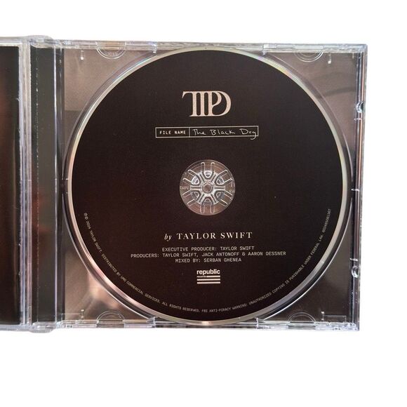 Taylor Swift – The Tortured Poets Department CD | The Black Dog Edition (2024) - Picture 5 of 5